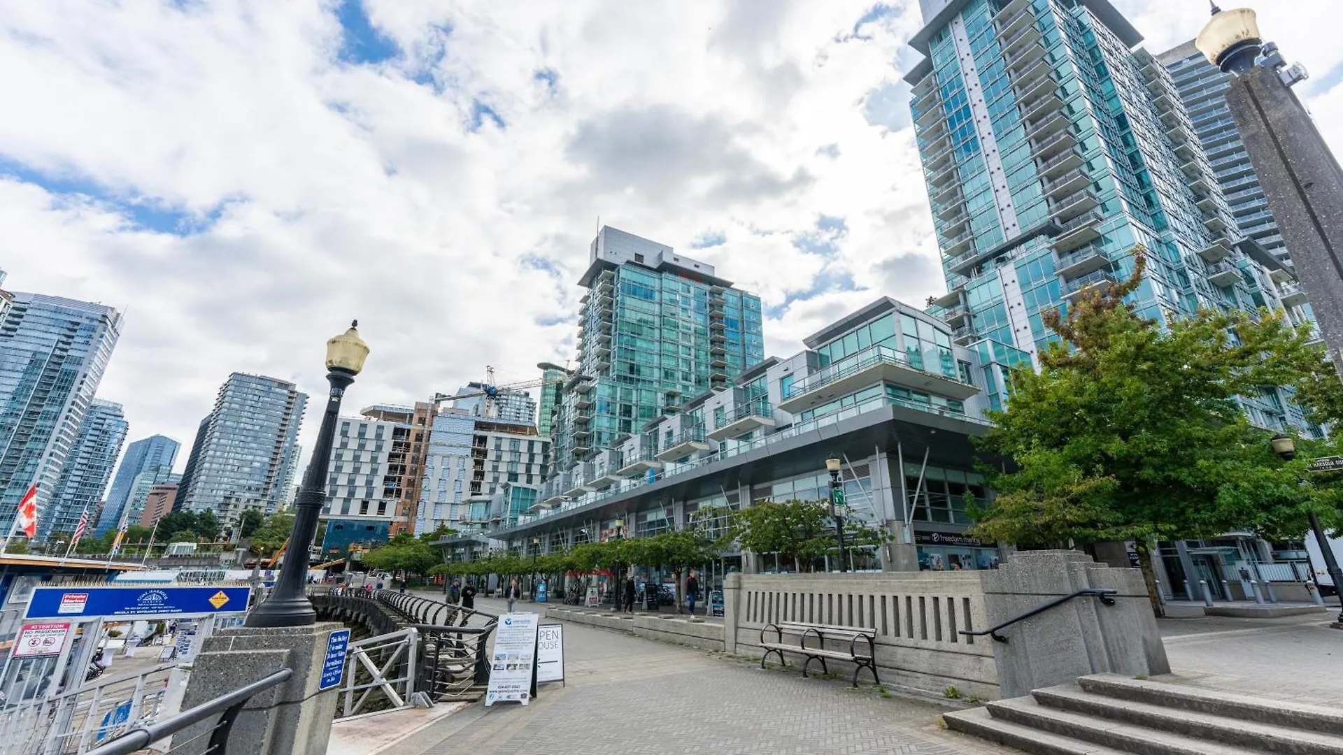 Modern Two-Bedroom Waterfront Apartment With Panoramic Coal Harbour Views And Luxurious Amenities Vancouver