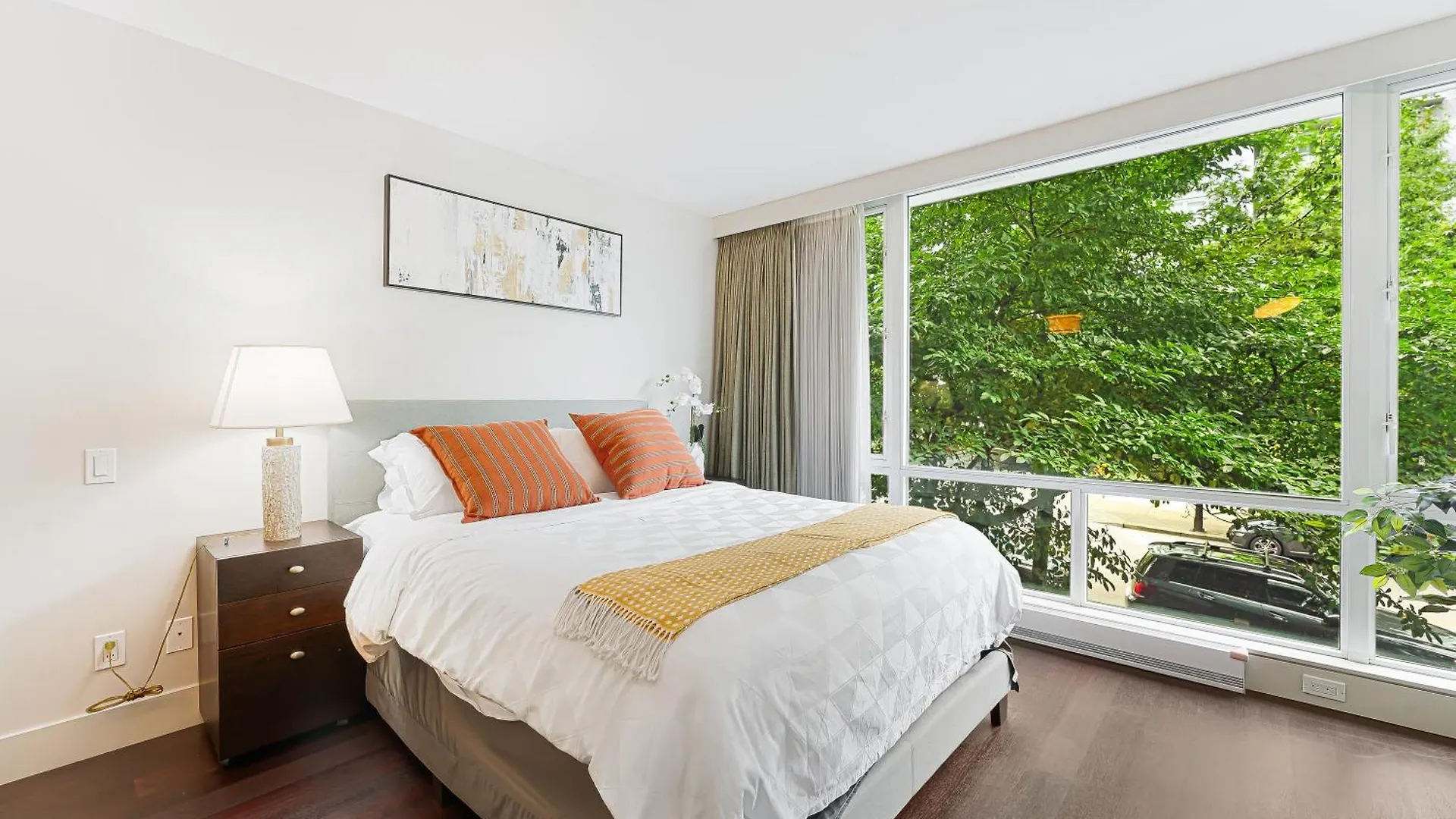 Modern Two-Bedroom Waterfront Apartment With Panoramic Coal Harbour Views And Luxurious Amenities Vancouver